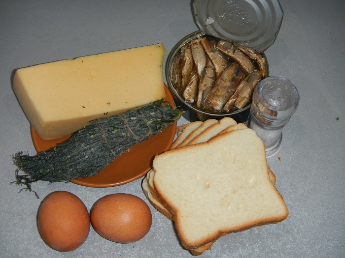 Гренки из хлеба с яйцом на сковороде - вкусные, сладкие и соленые