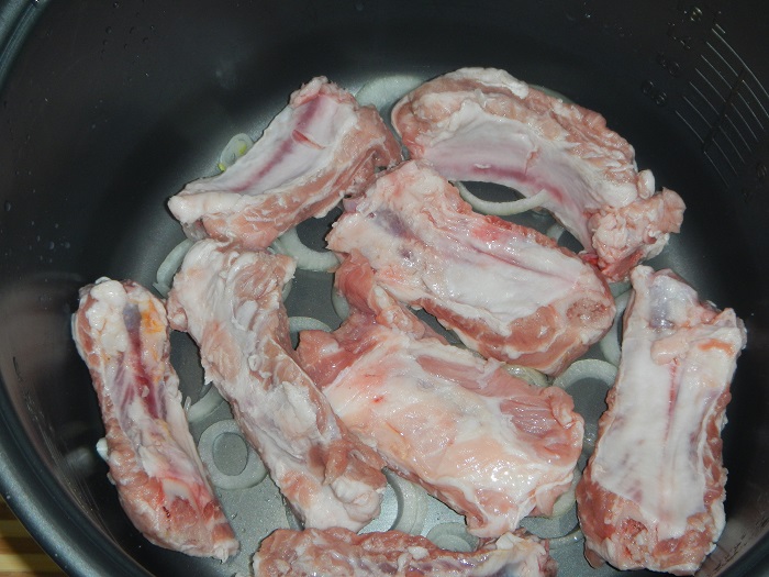 Свиное мясо и рассыпчатый рис в мультиварке