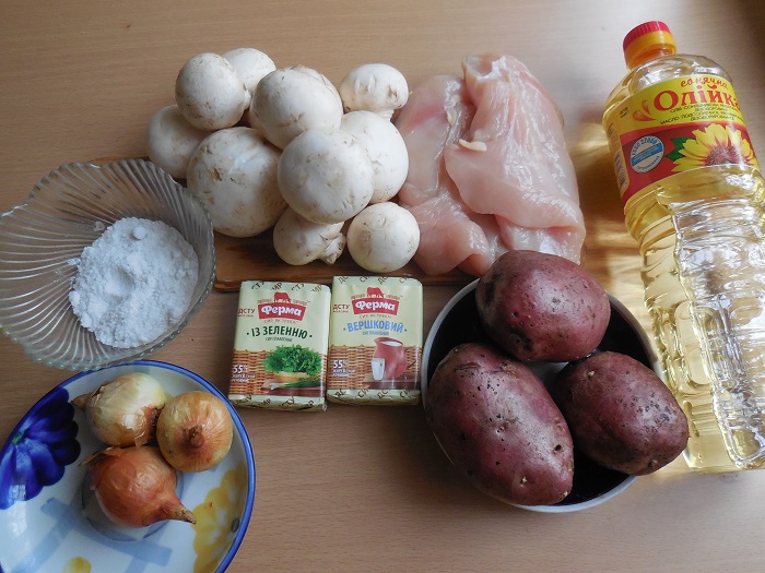 Сырный суп с плавленным сыром, грибами и курицей в мультиварке 