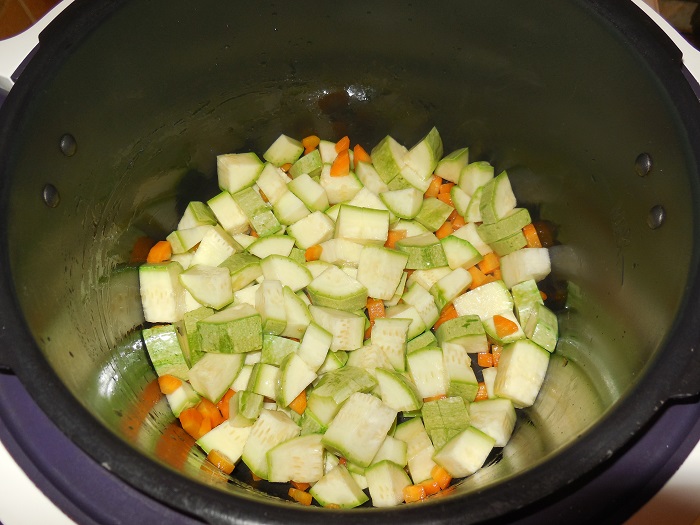 Как приготовить овощное рагу в мультиварке