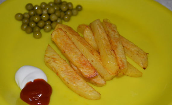 Картофель фри на блюде