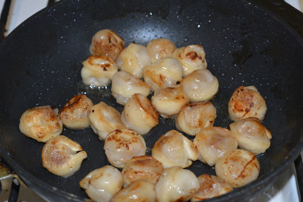 Жареные пельмени на сковороде замороженные пошаговый рецепт с фото