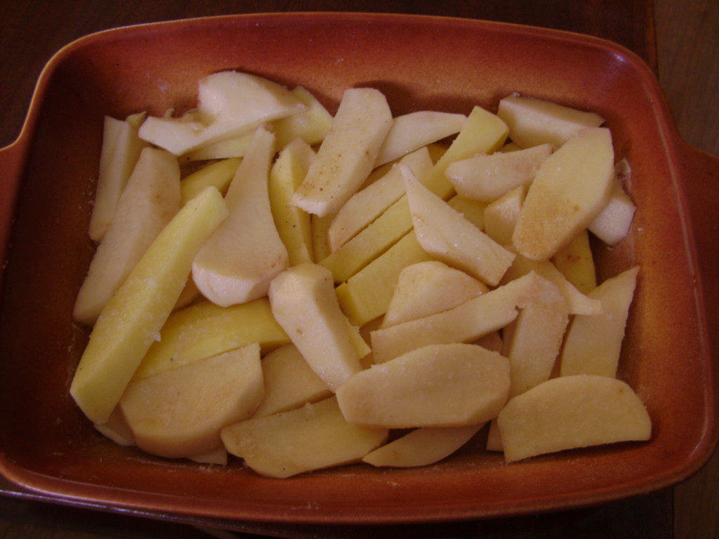 Картофель запеченный в соусе