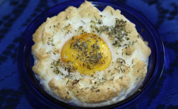 Необычная яичница с сыром в духовке в формочках