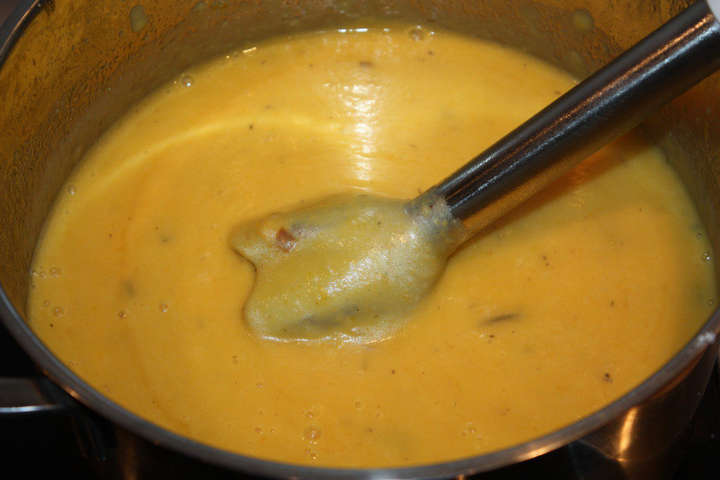 Делаем суп-пюре из тыквы и картофеля