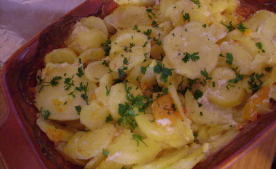 Запеченная в духовке картошка с тыквой и сливками