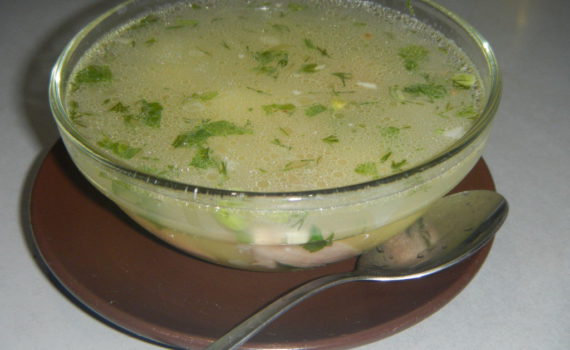 Куриный суп с зеленым горошком