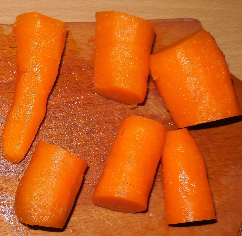 Паштет из селедки, плавленого сыра и моркови как красная икра