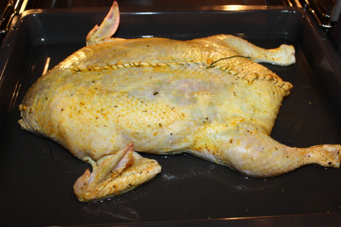 Курица, фаршированная блинами с мясом