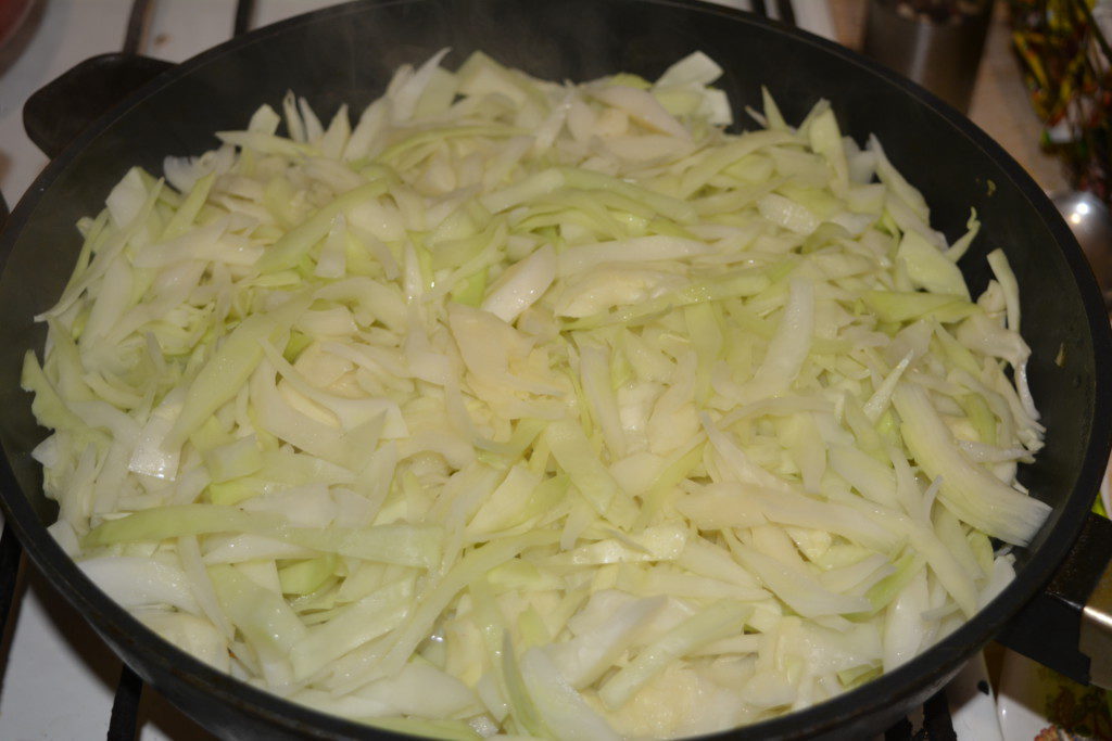 Как правильно тушить свежую капусту на сковороде пошаговый рецепт с фото