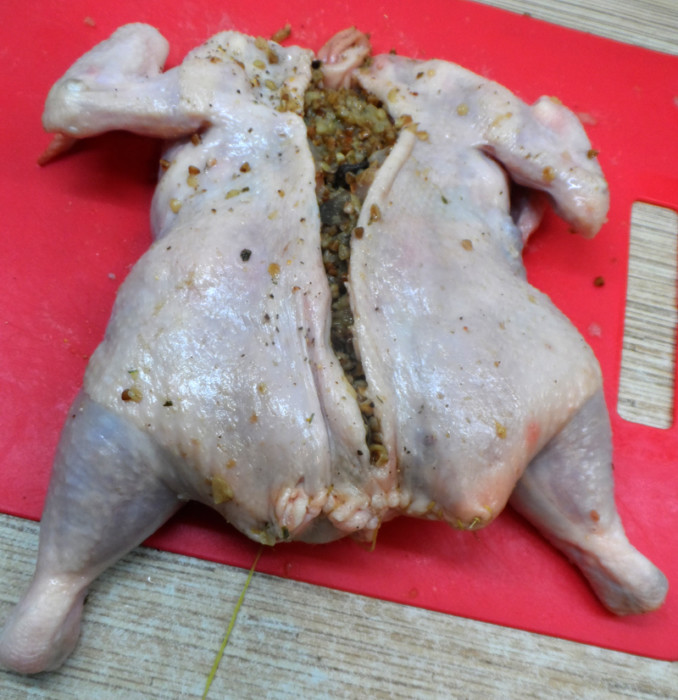 Фаршированная курица без костей в духовке