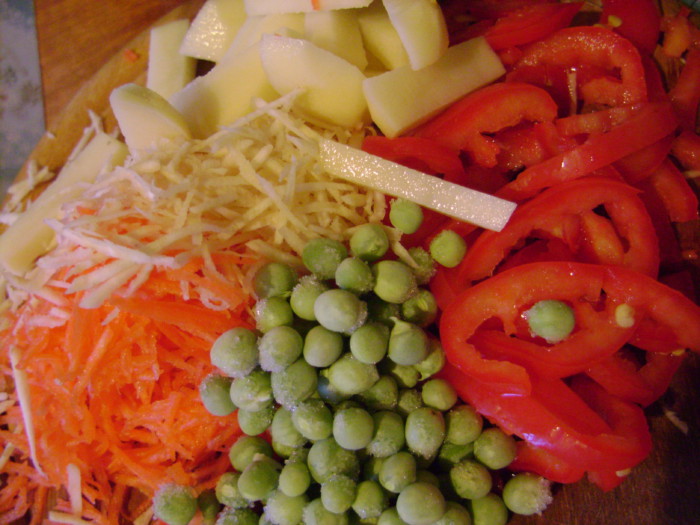 Диетический овощной суп с фрикадельками и вермишелью