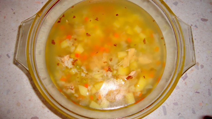 Суп из кролика с картошкой, вермишелью и зеленым горошком