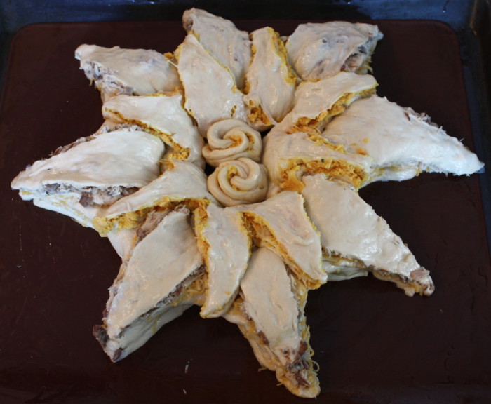 Пирог с рыбой с сыром из слоеного дрожжевого теста