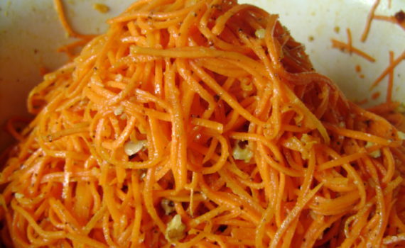 Морковь корейская с грецкими орехами