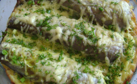 Рыбная запеканка в духовке сыром и луком-пореем