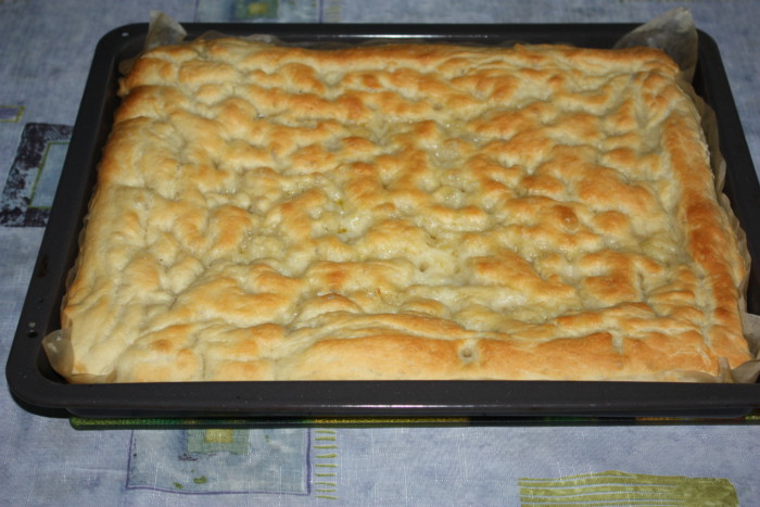Итальянский хлеб фокачча с имбирем в соленой заливке
