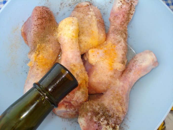 Куриные ножки в мультиварке, запеченные с майонезом, вином и специями