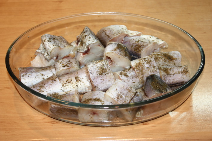 Запеченная рыба в рисовом кляре в духовке