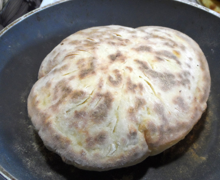Хачапури по-имеретински с сыром