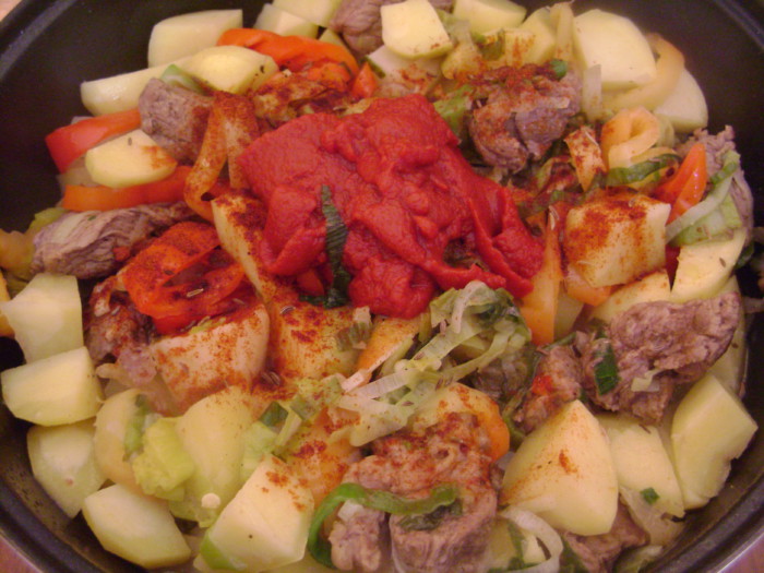 Венгерский суп-гуляш из говядины с овощами