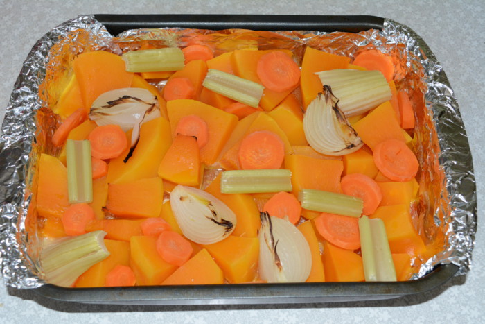Постный суп-пюре из тыквы, моркови и сельдерея без сливок
