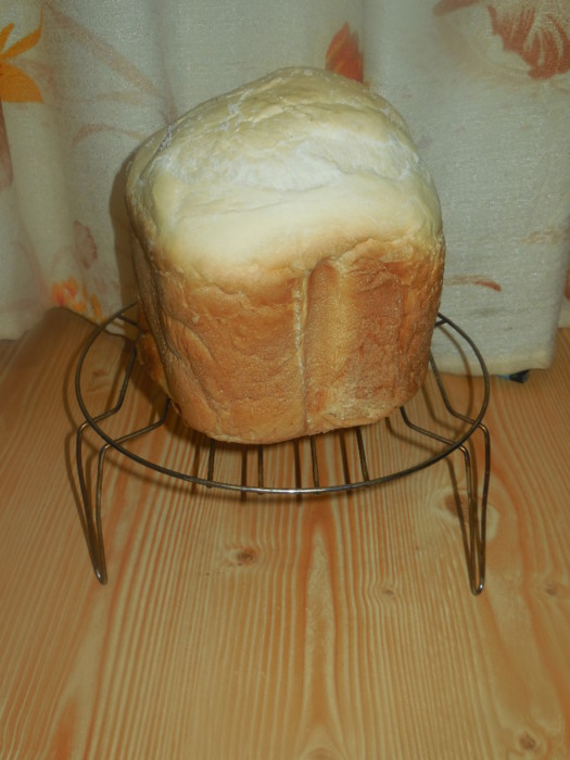 Домашний хлеб в хлебопечке на томатном маринаде