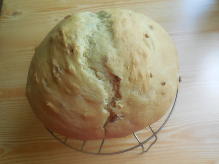 Домашний хлеб со шкварками и смальцем