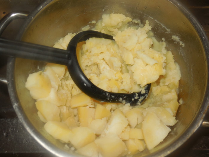 Вкусные ленивые вареники из картошки с луковой поджаркой.