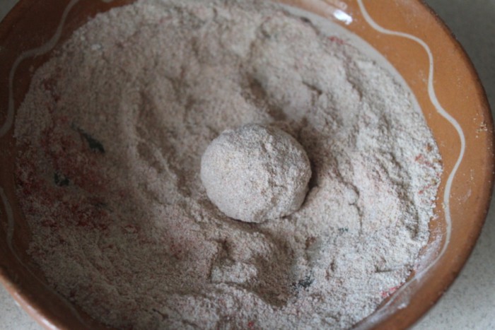 Куриные крокеты с маслом в хрустящей панировке