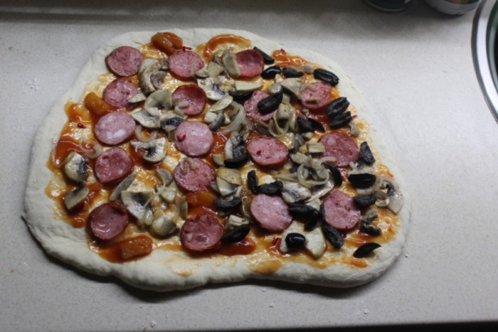 Итальянская пицца стромболи - пицца-рулет