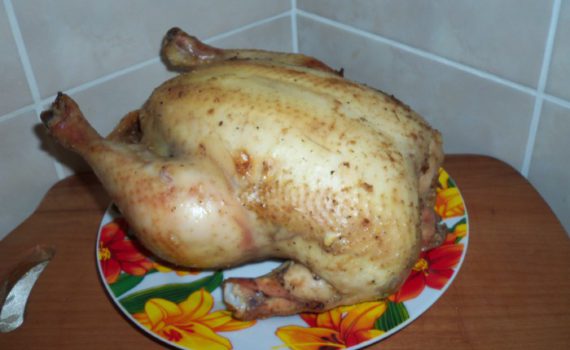 Вкусная курица запеченная целиком в фольге в горчично-соевом маринаде