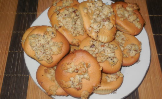 Сметанные кексы с орехами в формочках - простые и вкусные