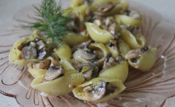 Фаршированные ракушки с грибами в духовке