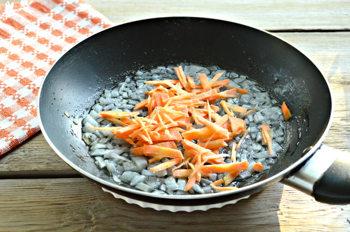 Тушеные баклажаны с овощами на сковороде или соте из баклажан