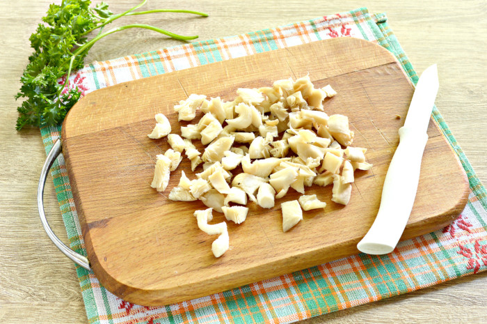 Картофель с грибами в сметане