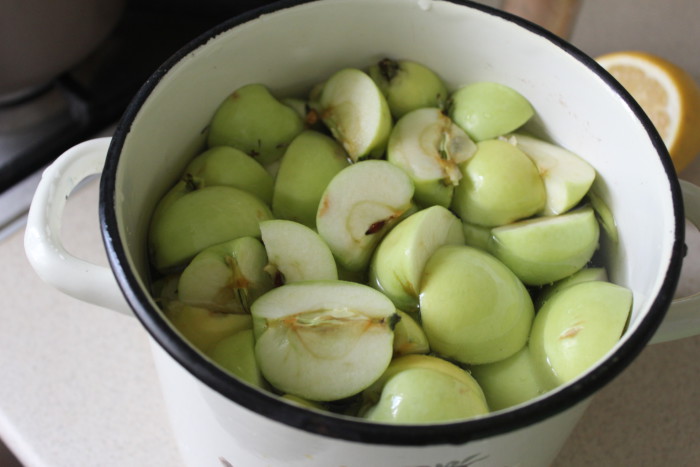 Освежающий цитрусово-яблочный компот для жарких дней