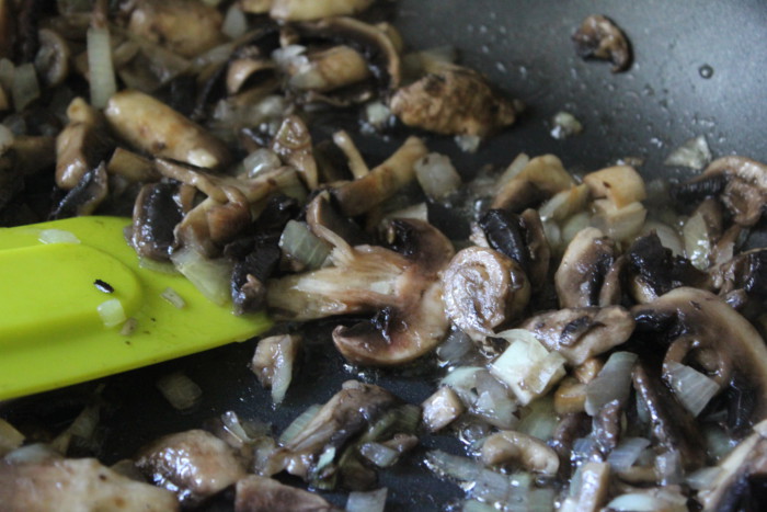 Куриные бедра с грибами в духовке