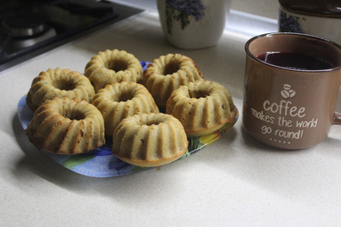 Медово-кофейные кексы на кефире - вкусные и простые