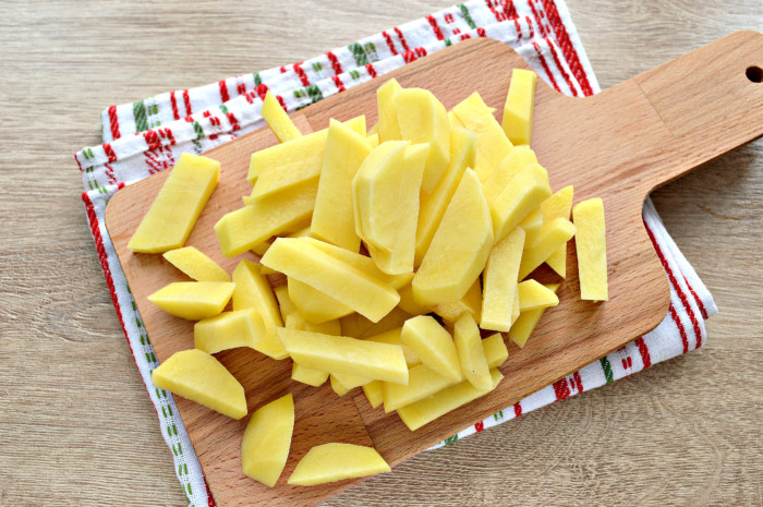 Жареная картошка с сыром на сковороде - вкусный картофельный гарнир