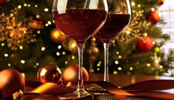 Новогодние напитки и алкогольные и безалкогольные коктейли - какие напитки пить на Новый год